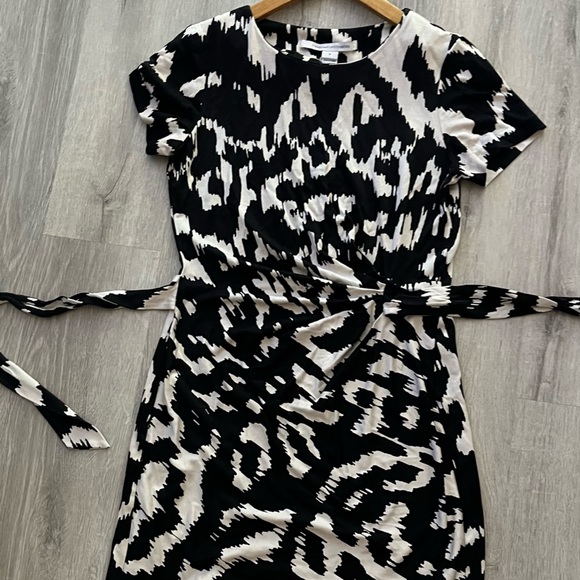 Diane Von Furstenberg ZOE Dress size 6 - Picture 11 of 15
